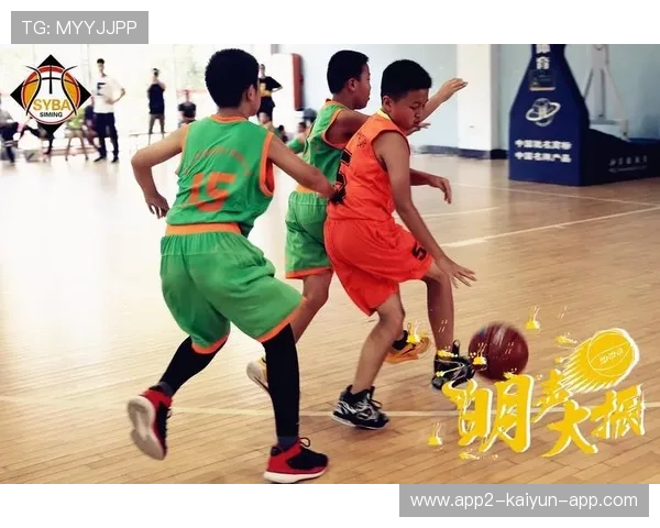 羽毛球选手反拍救命球：似魔术般的瞬间，点燃你的篮球激情